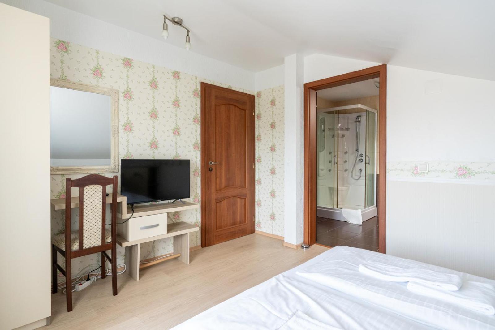 Farawayhomes Aparthotel Near Vienna Airport - Anytime Self Check-In Bruck an der Leitha Εξωτερικό φωτογραφία